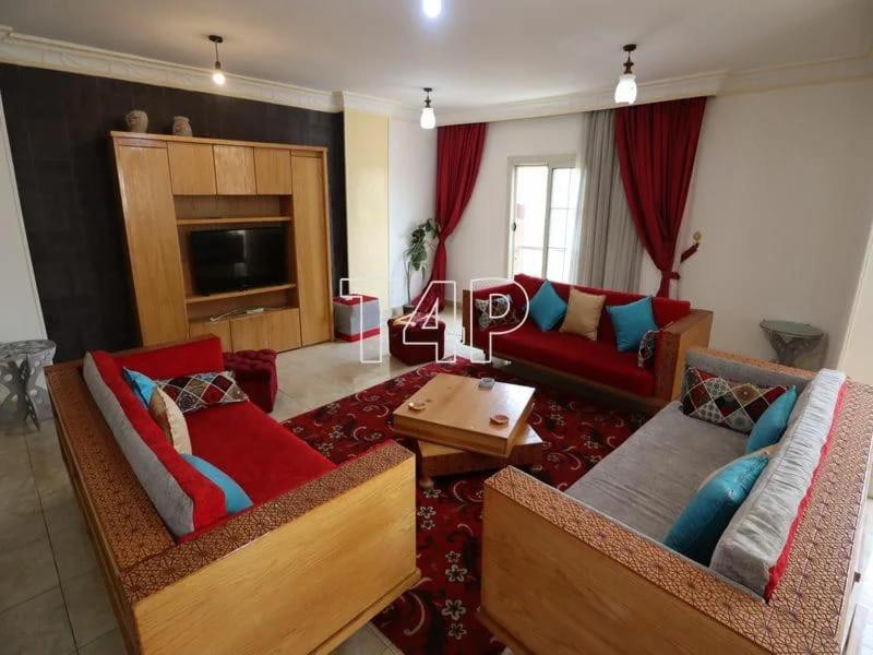 مفروش للإيجار اليومى للعائلات والشباب وخدمة حجز سيارات واستقبال و توديع المطار Apartment