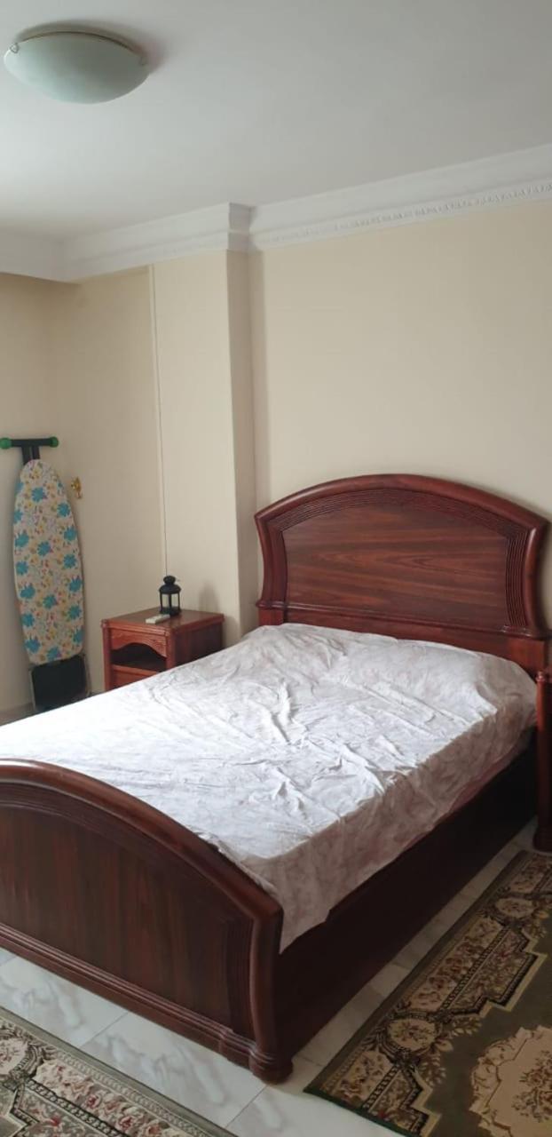 مفروش للإيجار اليومى للعائلات والشباب وخدمة حجز سيارات واستقبال و توديع المطار Apartment Cairo