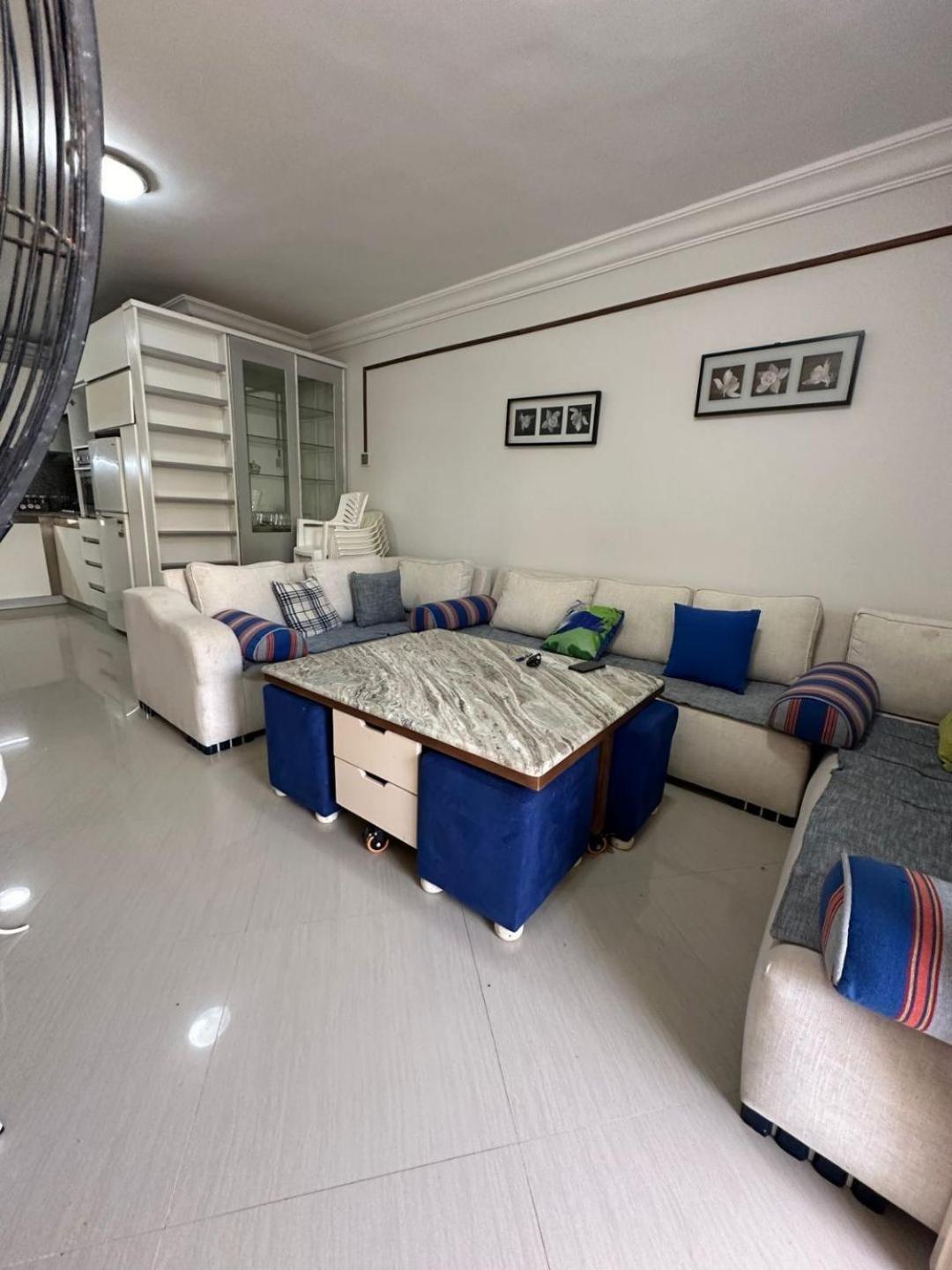 مفروش للإيجار اليومى للعائلات والشباب وخدمة حجز سيارات واستقبال و توديع المطار Apartment