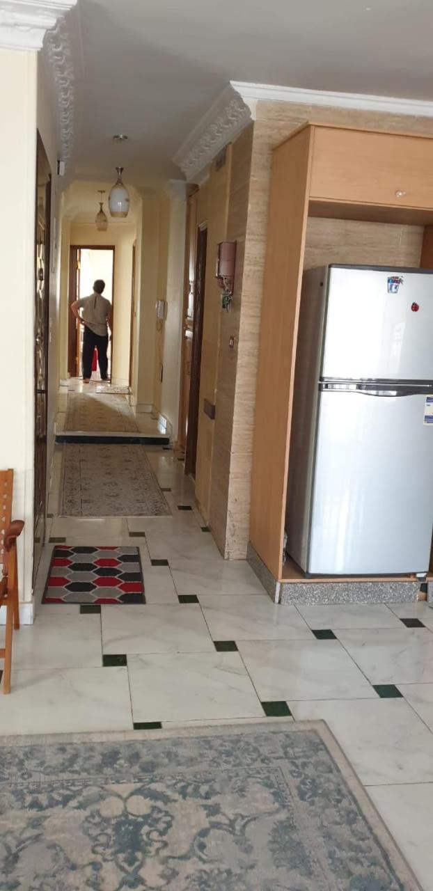 مفروش للإيجار اليومى للعائلات والشباب وخدمة حجز سيارات واستقبال و توديع المطار Apartment